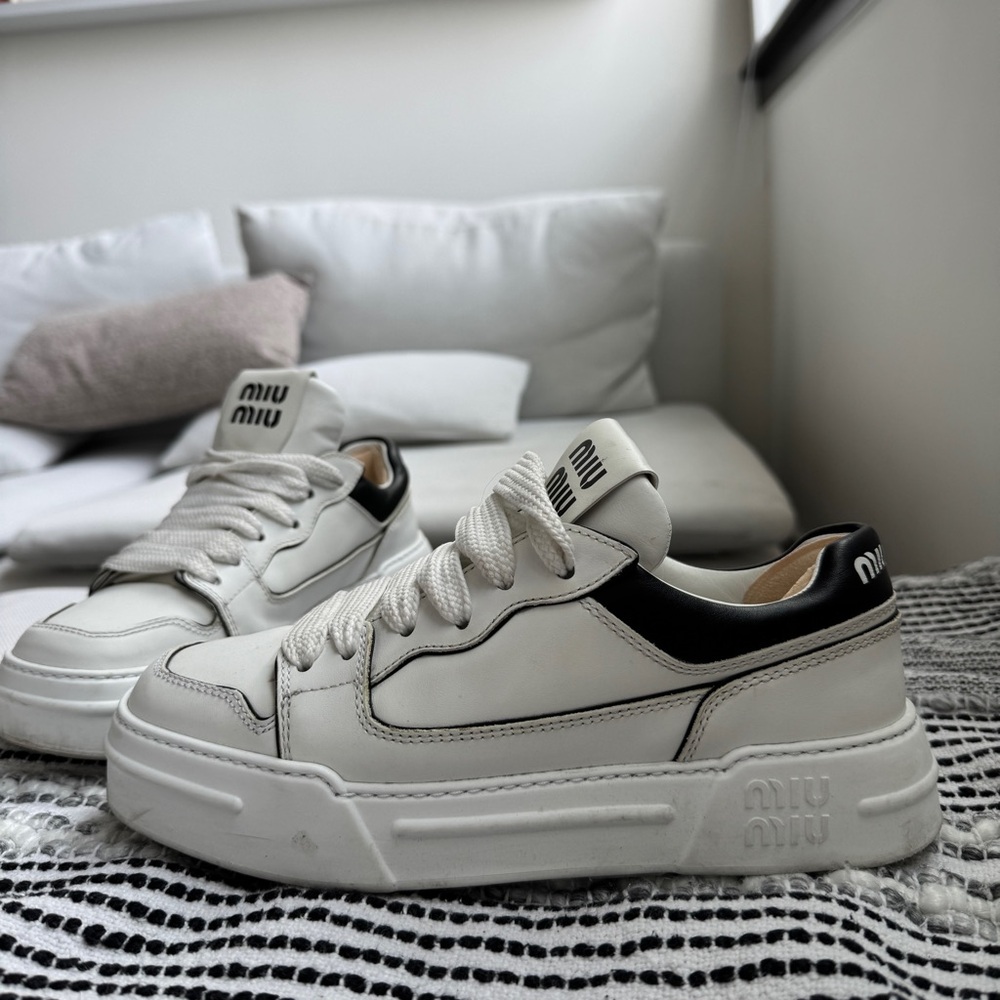 MIU MIU Authentic White Women’s Sneakers Leather - size 7.5 Original Box - Picture 3 of 8